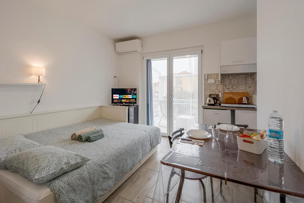 Il Gattino Di Porto - Apt 6 - Monolocale Terrazzo Piscina Imperia Exteriér fotografie